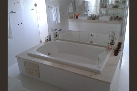 21_photo/94cf0092f7.9b0e853e47463488-ATLAS-e7949baa-ffa5-43e4-9ec4-64ebc4d414f2.jpg de casa de condomínio à venda com 4 quartos, 630m² em Caiapia, Cotia