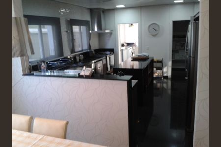 10_photo/94cf0092f7.9b0e853e47463488-ATLAS-e7ee1c09-9752-42df-b9e8-cbf39834d5a8.jpg de casa de condomínio à venda com 4 quartos, 630m² em Caiapia, Cotia