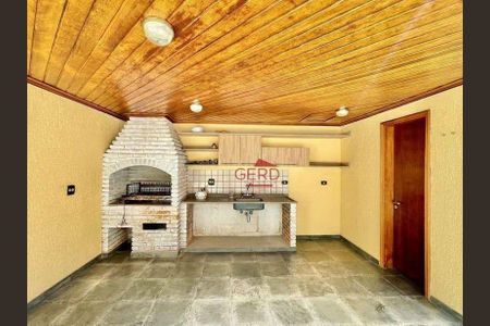 5_photo/94cf009435.7d3c41bc496dffaa-ATLAS-553025ef-e8f7-423a-af84-d05b1d8884ea.jpg de casa de condomínio à venda com 3 quartos, 390m² em Jardim Sao Paulo II, Cotia