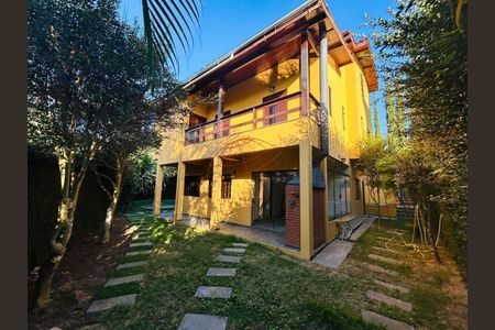 4_photo/94cf00944d.3df937b85af5ad47-ATLAS-03c21681-5366-4fa7-ad3c-5b0d1a5dda30.jpg de casa à venda com 6 quartos, 284m² em Caiapia, Cotia