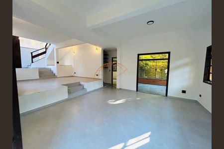 10_photo/94cf00944d.3df937b85af5ad47-ATLAS-fe9e3d3f-e3a0-45d2-bb4c-84174bb3376e.jpg de casa à venda com 6 quartos, 284m² em Caiapia, Cotia