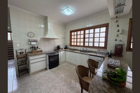 12_photo/94cf00947b.08f922be3a726ba4-ATLAS-72e00a21-c097-4a42-bafa-37b8114f6d09.jpg de casa à venda com 5 quartos, 540m² em Jardim Sao Paulo II, Cotia