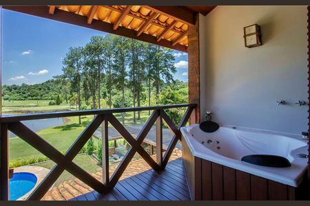 29_photo/94cf00954f.98a2f1197ddc2320-ATLAS-2b2ce8e5-0901-453e-93fb-c859ee662a48.jpg de casa de condomínio à venda com 4 quartos, 724m² em Caiapia, Cotia