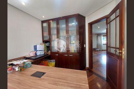 6_photo/94cf00959d.4cea1a0b3f6bbd2f-ATLAS-16449e1c-d6da-45f3-b891-5a398f2f2589.jpg de casa de condomínio à venda com 4 quartos, 437m² em Jardim Sao Paulo II, Cotia