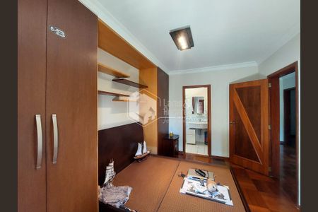 27_photo/94cf00959d.4cea1a0b3f6bbd2f-ATLAS-53e1b1ba-46d8-4bfa-8847-533a62de8d54.jpg de casa de condomínio à venda com 4 quartos, 437m² em Jardim Sao Paulo II, Cotia