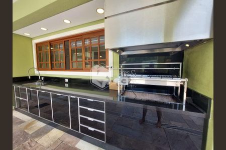 46_photo/94cf00959d.4cea1a0b3f6bbd2f-ATLAS-f32804a2-c87b-4247-8d95-0ec484e352ee.jpg de casa de condomínio à venda com 4 quartos, 437m² em Jardim Sao Paulo II, Cotia