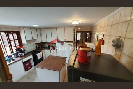 5_photo/94cf0095b5.6618d879b31b9a75-ATLAS-7cc47f96-ec74-46ae-a40f-3c03ecdb5f8e.jpg de casa à venda com 4 quartos, 450m² em Jardim Sao Paulo II, Cotia