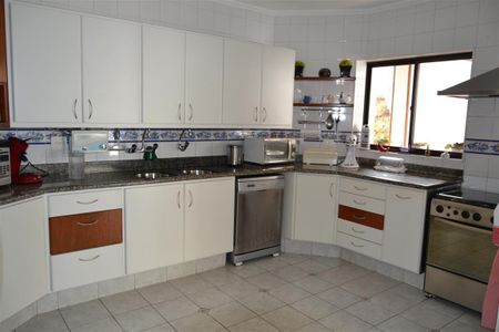 4_photo/94cf009663.6a314c56d3e4f9ad-ATLAS-f068a1d0-5ddc-4084-a73f-a6fa8a07b009.jpg de casa de condomínio à venda com 4 quartos, 450m² em Jardim Sao Paulo II, Cotia