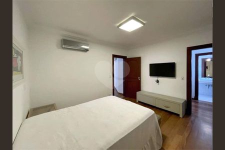 3_photo/94cf00967d.17a4969d13b5e058-ATLAS-095e17c8-69a0-4e32-8a90-9e74e5592362.jpg de casa à venda com 5 quartos, 752m² em Jardim Sao Paulo II, Cotia