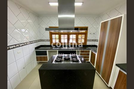 2_photo/94cf0096bb.ceff8192393c33de-ATLAS-d139c4b5-26c5-46ca-bc8a-5a097745ac1e.jpg de casa à venda com 3 quartos, 400m² em São Paulo II, Cotia