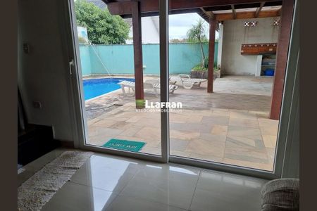 3_photo/94cf0096bf.ceff8192393c33de-ATLAS-355d76a2-30aa-4507-b865-e952a2b19109.jpg de casa à venda com 3 quartos, 326m² em São Paulo II, Cotia