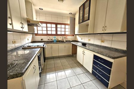 3_photo/94cf0096e1.526b8d0f117d2dc5-ATLAS-ae2eccef-90dd-4df9-aa9c-ca34bfe33d45.jpg de casa de condomínio à venda com 4 quartos, 424m² em São Paulo II, Cotia