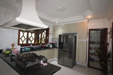 57_photo/94cf0096f5.26dc6cb80f3e86b0-ATLAS-295e8f24-a290-4c03-9b98-8a5251c65d62.jpg de casa de condomínio à venda com 4 quartos, 700m² em Jardim Sao Paulo II, Cotia