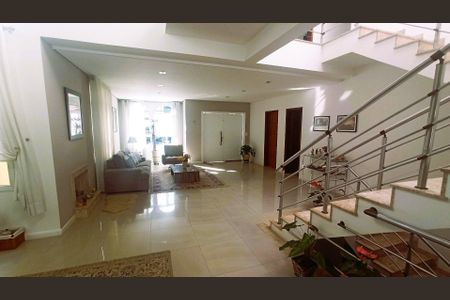 4_photo/94cf00971d.a596fb24e8ccb8cd-ATLAS-fed470ea-d2b5-441c-8e93-c36efdb51c6e.jpg de casa de condomínio à venda com 4 quartos, 520m² em Caiapia, Cotia