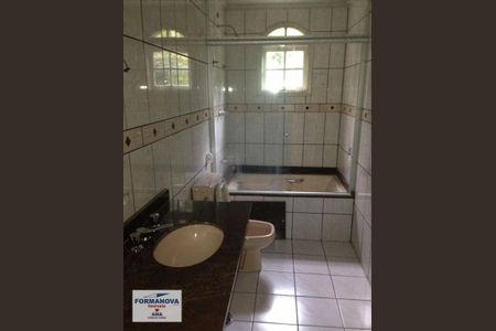 16_photo/94cf0098c9.8173e5075582fea6-ATLAS-db56aa60-85a0-4bab-a2fc-bc75e716f001.jpg de casa à venda com 3 quartos, 440m² em Parque Rincao, Cotia