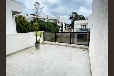 8_photo/94cf0098d9.4a7f9b77a63b4ca8-ATLAS-55f60260-14e9-4d0f-aa9a-12bb97268558.jpg de casa à venda com 3 quartos, 150m² em Parque Rincao, Cotia