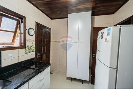 18_photo/94cf009f4b.cbf8603e470b151e-ATLAS-5c5a8245-4e71-4e6d-874d-9b8c5deeda77.jpg de casa à venda com 3 quartos, 240m² em Parque Rincao, Cotia