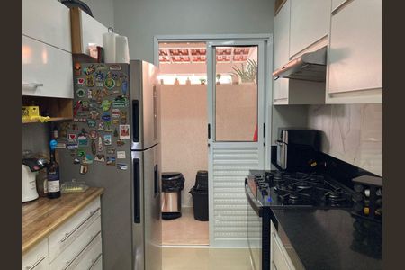 8_photo/94cf00a1d9.15f4a19d538e62fb-ATLAS-b61dc0cb-cf2d-474f-999e-b70db55be73e.jpg de casa de condomínio à venda com 3 quartos, 85m² em Parque Rincao, Cotia