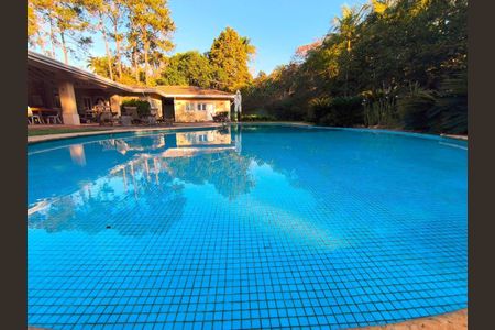 10_photo/94cf00a2dd.066cb10c4ae45710-ATLAS-b87b6f7a-7252-4ab3-ae74-b7e397fedc79.jpg de casa de condomínio à venda com 4 quartos, 1000m² em Jardim Pioneira, Cotia