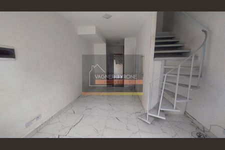 4_photo/94cf00a481.cdc422f0f5acc07d-ATLAS-165a6e34-ea52-445e-8a93-b803fc63c269.jpg de casa de condomínio à venda com 2 quartos, 60m² em Caiapia, Cotia