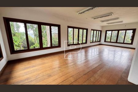 5_photo/94cf00a509.adbb37f92a381176-ATLAS-16265e72-58b2-47d6-b45a-a5ffd9ca0f4b.jpg de casa para alugar com 6 quartos, 871m² em Vila Jovina, Cotia