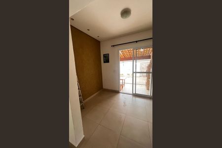 5_photo/94cf00a6a9.826320bd9fe033a1-ATLAS-efabf6bc-54f7-449e-a9ba-ba11a0177f5e.jpg de casa de condomínio à venda com 3 quartos, 212m² em Caiapia, Cotia