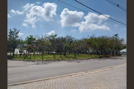22_photo/94cf00a9d3.b2dcb54b92929244-ATLAS-41f5c508-9f41-4cb6-830a-1ebbad28a2c4.jpg de casa de condomínio à venda com 3 quartos, 120m² em Lageadinho, Cotia