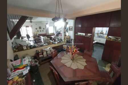 4_photo/94cf00aff9.f4a5c666155909d5-ATLAS-9f5c8893-f9d8-4e79-850d-9f3daadb8e12.jpg de casa à venda com 3 quartos, 276m² em Granja Clotilde, Cotia