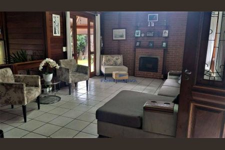 6_photo/94cf00b005.a596fb24e8ccb8cd-ATLAS-e281e880-fbfc-4d38-9c6e-d2fa27b4db42.jpg de casa à venda com 3 quartos, 180m² em Granja Clotilde, Cotia