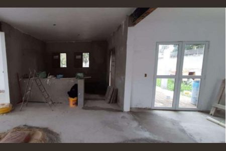 4_photo/94cf00b319.3c20d05746a6d1b7-ATLAS-5498bfca-b341-4fae-a7e5-dff02023ed07.jpg de casa à venda com 3 quartos, 282m² em Lajeado, Cotia