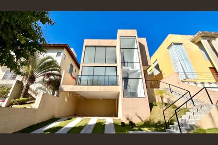 3_photo/94cf00b365.19e03aecb237846c-ATLAS-aa8a5cb5-1a8a-48cb-a89b-0d5cf60d0397.jpg de casa de condomínio à venda com 3 quartos, 227m² em Lajeado, Cotia