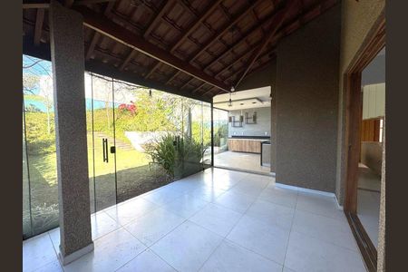 4_photo/94cf00b3f1.9f73e101bd22bb98-ATLAS-03e913d4-162f-432d-88a0-2cc7d215c15a.jpg de casa à venda com 3 quartos, 308m² em Lajeado, Cotia
