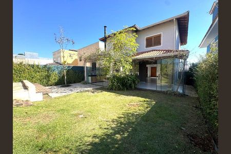 12_photo/94cf00b3f1.9f73e101bd22bb98-ATLAS-41907bbe-e287-4364-ac4a-9d4177ff1896.jpg de casa à venda com 3 quartos, 308m² em Lajeado, Cotia