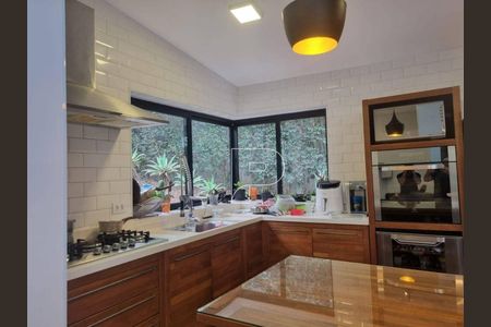 4_photo/94cf00b79f.f2b26d8b21718a25-ATLAS-4c2ee267-c446-4e35-889c-2dcc394539df.jpg de casa à venda com 3 quartos, 277m² em Lajeado, Cotia