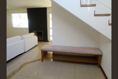 5_photo/94cf00b7af.1d1aa4053f8aee39-ATLAS-db7f52cd-280c-4f33-ade4-c49f16f20f20.jpg de casa de condomínio à venda com 3 quartos, 218m² em Parque Monjolo, Cotia