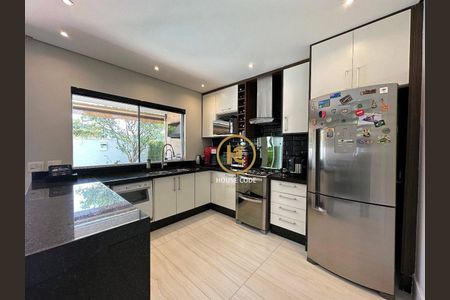 6_photo/94cf00bc2f.6be902c6ad3565e7-ATLAS-01b3dfad-27db-459a-89fe-9538aa83459f.jpg de casa à venda com 3 quartos, 220m² em Jardim Pioneira, Cotia