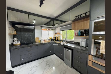 8_photo/94cf00bc6b.3b09877ede4438e8-ATLAS-5e9e3e40-070b-41d2-9de3-86f8e2312d4a.jpg de casa de condomínio à venda com 4 quartos, 188m² em Jardim Pioneira, Cotia