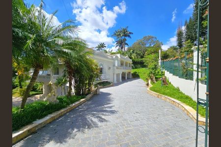 3_photo/94cf00bd2b.70edc2b185d14f45-ATLAS-1aacb397-6e0a-4211-aa32-4ad3e77f144a.jpg de casa de condomínio para alugar com 4 quartos, 1000m² em Jardim Pioneira, Cotia