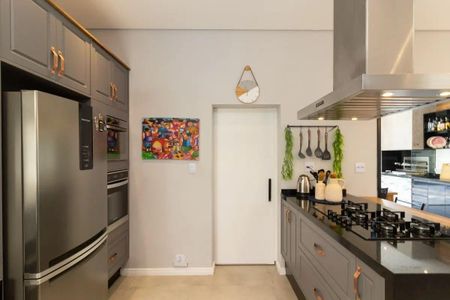 7_photo/94cf00bdab.e947cb9356a460b5-ATLAS-e0f18b1f-7170-4352-9d42-bfbdf90b4313.jpg de casa de condomínio à venda com 4 quartos, 232m² em Jardim Pioneira, Cotia