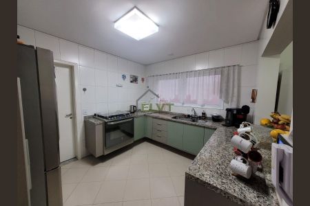 10_photo/94cf00be8f.7f66e2b9be993776-ATLAS-0ce52038-3ebc-4267-ba49-7fc5db34da66.jpg de casa de condomínio à venda com 3 quartos, 158m² em Jardim Maria Tereza, Cotia