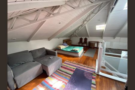 9_photo/94cf00be8f.7f66e2b9be993776-ATLAS-5ca92b1d-c317-408d-bd05-a0120cc347b4.jpg de casa de condomínio à venda com 4 quartos, 230m² em Jardim Maria Tereza, Cotia