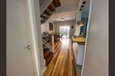 26_photo/94cf00be8f.7f66e2b9be993776-ATLAS-8e274450-00d5-4638-8a7e-83f995d37c8f.jpg de casa de condomínio à venda com 4 quartos, 230m² em Jardim Maria Tereza, Cotia