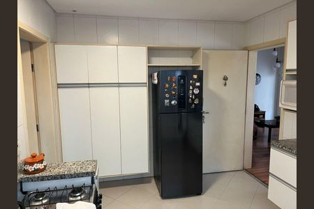 5_photo/94cf00be8f.7f66e2b9be993776-ATLAS-a7b8c63b-2d15-4fb9-b61f-02c1f5838e80.jpg de casa de condomínio à venda com 4 quartos, 180m² em Jardim Maria Tereza, Cotia