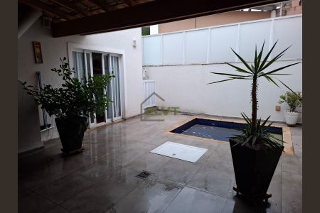 7_photo/94cf00be8f.7f66e2b9be993776-ATLAS-ad68c371-35b2-4228-8a46-e1a5ee0c7e03.jpg de casa de condomínio à venda com 3 quartos, 158m² em Jardim Maria Tereza, Cotia