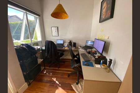 4_photo/94cf00be8f.7f66e2b9be993776-ATLAS-e8399f01-f9b8-44f8-9736-8f3bc493de89.jpg de casa de condomínio à venda com 4 quartos, 230m² em Jardim Maria Tereza, Cotia