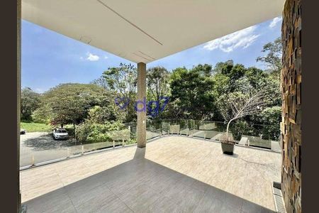 23_photo/94cf00bf2f.6599aa42b71a6f37-ATLAS-ed0da6f6-b692-4aae-879a-c6c9eeabf5ec.jpg de casa de condomínio à venda com 5 quartos, 401m² em Parque Rincao, Cotia