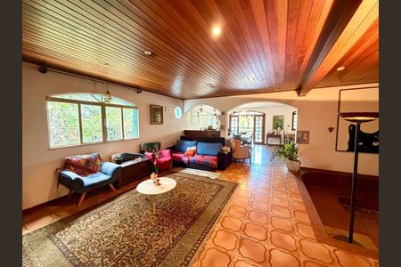 3_photo/94cf00c111.6e04773690ef1ba5-ATLAS-c9f1eec2-a2bf-4cc6-9a7c-a6a454fbca95.jpg de casa de condomínio à venda com 4 quartos, 600m² em Caiapia, Cotia