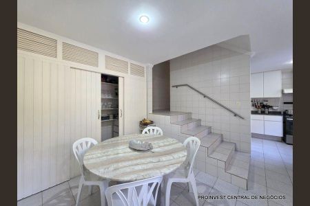 6_photo/94cf00c147.fe96b63aec789ef1-ATLAS-e5be0ad9-53aa-46d9-aadf-6a9a9ee62e25.jpg de casa de condomínio à venda com 3 quartos, 344m² em Caiapia, Cotia