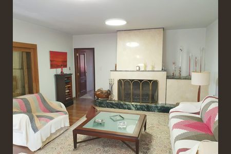 1_photo/94cf00c1d3.2c445d7a253e7411-ATLAS-bb59de1d-a76b-48b6-b11a-5bffaf2b6401.jpg de casa de condomínio à venda com 3 quartos, 560m² em Vila de Sao Fernando, Cotia