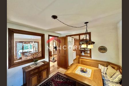 18_photo/94cf00c3df.93b8fa184532727f-ATLAS-e67241d6-0764-4e64-9d3f-15b53bf26ded.jpg de casa à venda com 4 quartos, 470m² em Caiapia, Cotia